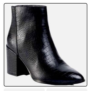 Steve Madden Jillian Crocodile embossed ankle heeled booties size 8.5
